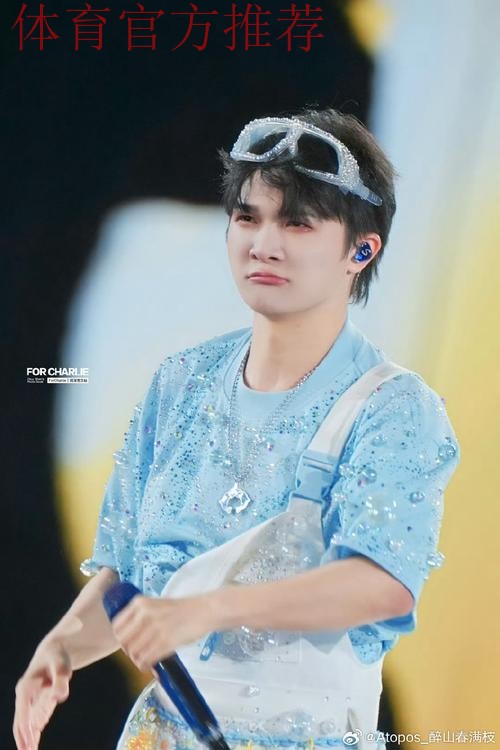 韩国乐队Nerd Connection贝斯手朴宰贤跟Peanut合照：Legend